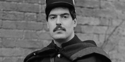 Arthur Bostrom as Officer Crabtree